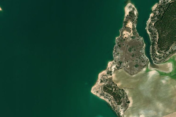 Imagem de satélite da zona de Embalse de Buendía (zona presa – CM-2000)