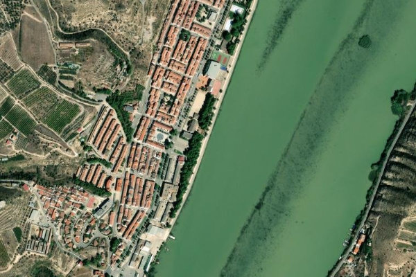 Imagem de satélite da zona de Ebro en Mequinenza (presa y confluencia Segre)