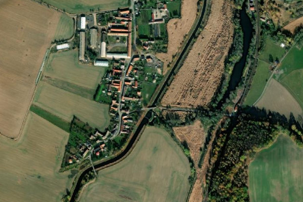 Imagem de satélite da zona de Milenovice (Číčenice)