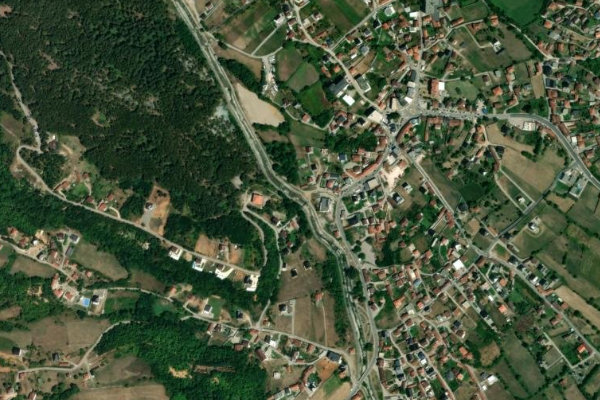 Imagem de satélite da zona de Erenik – Junik