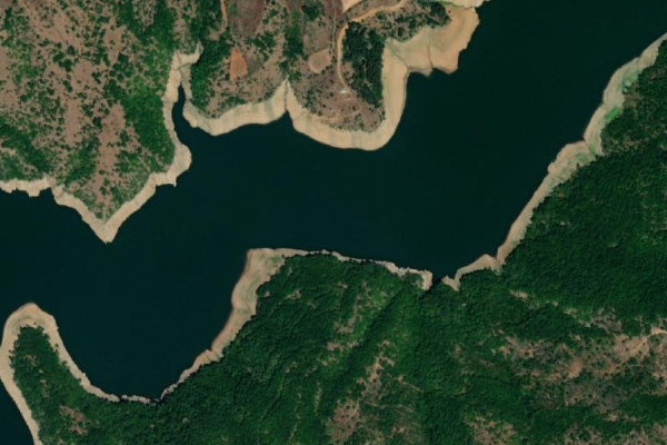 Imagem de satélite da zona de Kalimanci