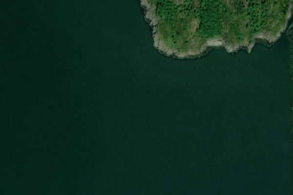 Imagem de satélite da zona de Forøy · costa