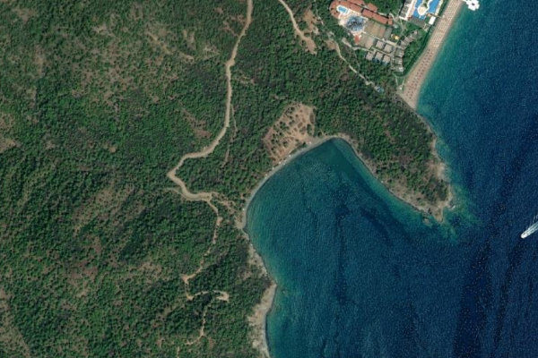 Imagem de satélite da zona de Kleopatra Beach
