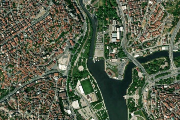 Imagem de satélite da zona de Alibey Deresi