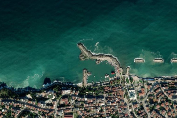 Imagem de satélite da zona de Akçakoca Liman