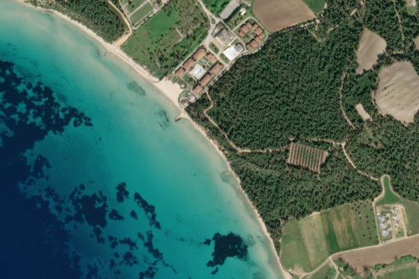 Imagem de satélite da zona de Mikrí Kípsa