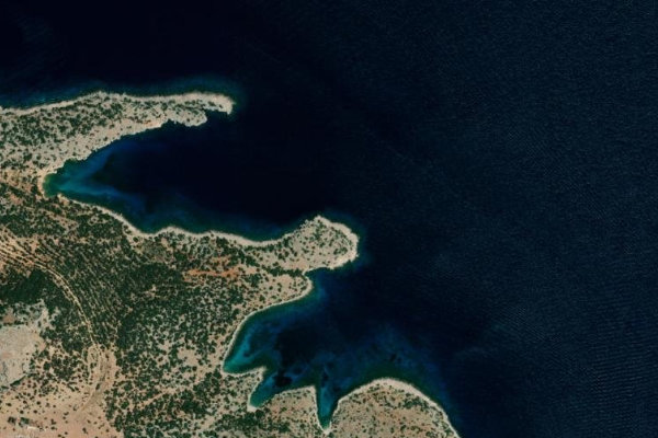 Imagem de satélite da zona de Ákra Ntamári