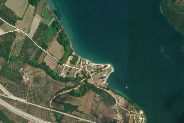 Imagem de satélite da zona de Loutráki