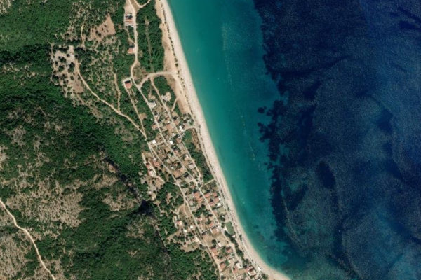 Imagem de satélite da zona de Órmos Prónou