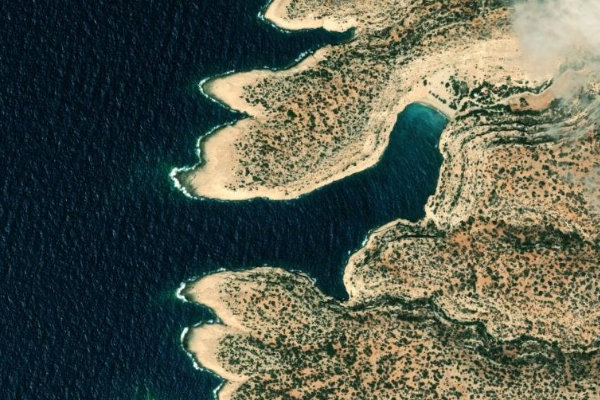 Imagem de satélite da zona de Órmos Vathý