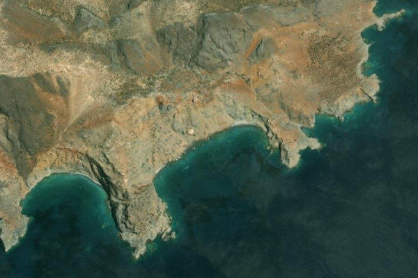 Imagem de satélite da zona de Órmos Lakkí
