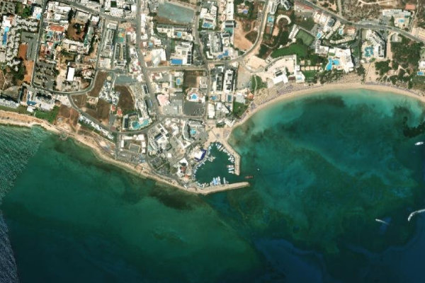 Imagem de satélite da zona de Ayia Napa Harbour